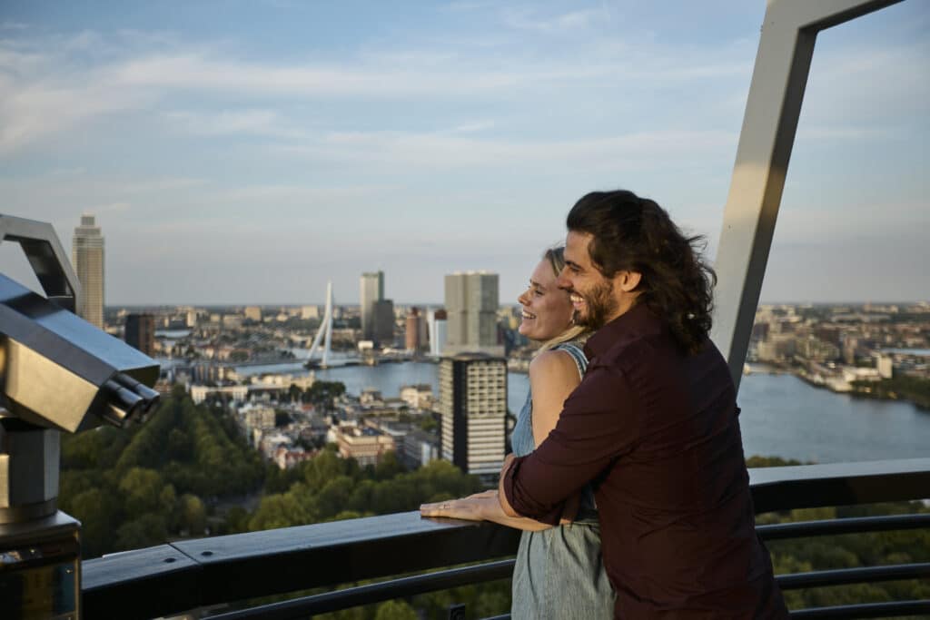 Stelletje uitzicht Rotterdam Euromast