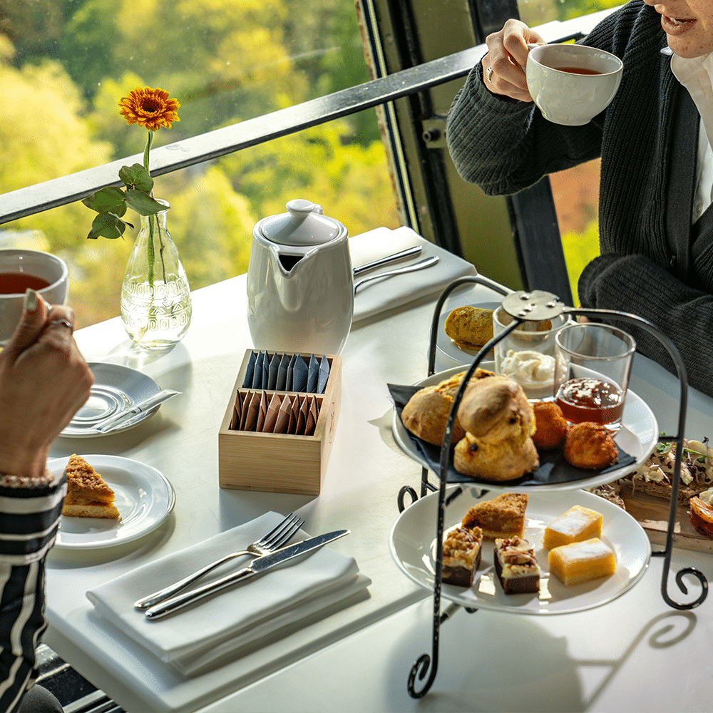 High tea gezelschap euromast rotterdam